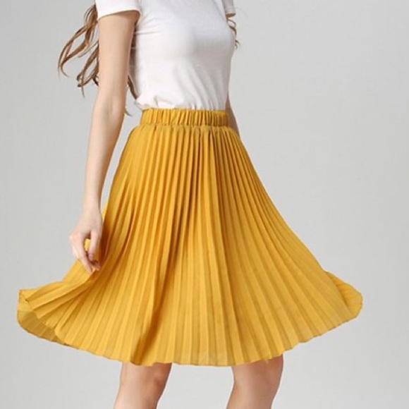 Dresses & Skirts - Mustard Midi Skirt